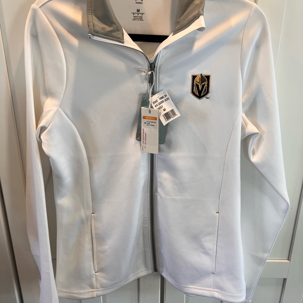 NWT size-Med Women’s Antigua Las Vegas, Knights NHL zip up